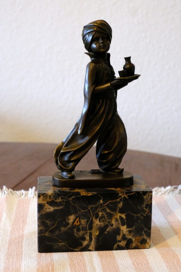Bronzestatue orientalischer Diener