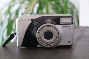 Olympus Superzoom 115 Point & Shoot Kamera