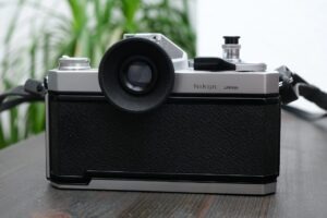 Nikkormat FT 2 | Kameraklassiker von Nikon mit Zoom 43-86mm | Gepflegter Zustand