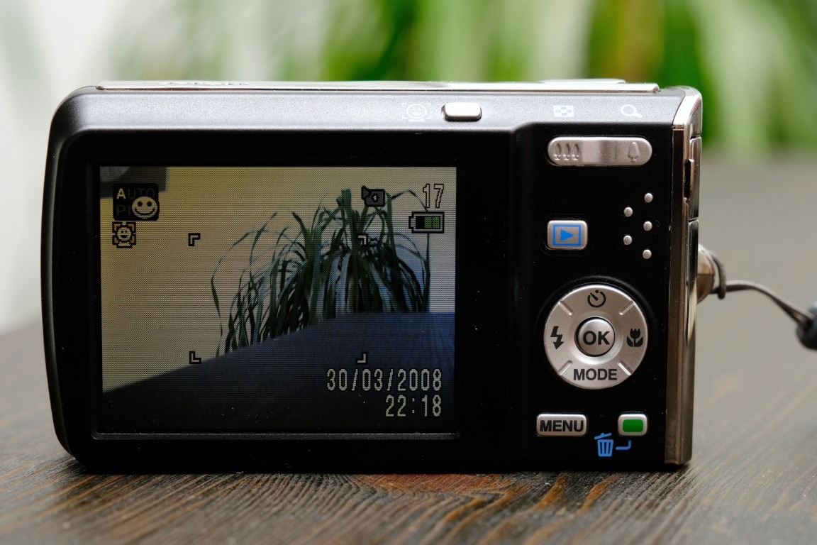 Pentax Optio M 60 | schwarz | sehr schöne, kompakte 10 MP Digitalkamera