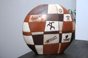 Dekorative Vase rund | Erdtöne mit Ethno-Mustern | ca. 27 cm