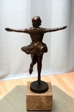 Bronze Statue von R. Burdach (signiert) | Eistänzerin / Eiskunstläuferin | 1947