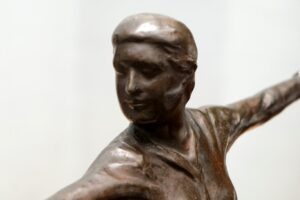 Bronze Statue von R. Burdach (signiert) | Eistänzerin / Eiskunstläuferin | 1947