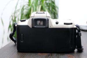 Alternative view of Nikon F-60 mit Nikkor 28-80 mm AF Objektiv | Analoge SLR mit Autofokus