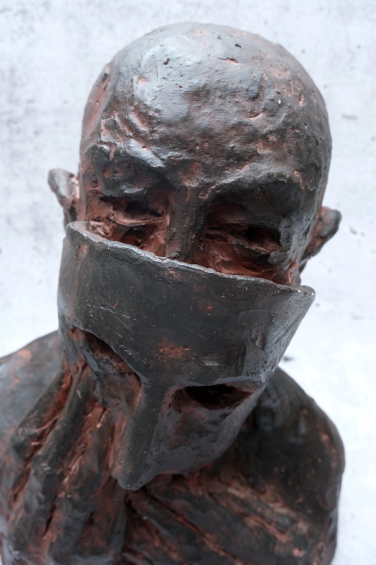 Titus Lerner | original Keramikskulptur | Kopf mit Maske | Signiert | von 1992