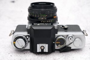 Minolta XE-5 black / chrome mit Objektiv MD 50 mm / 1.7 | Analoges Traumpaar