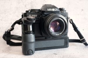Minolta X-700 black mit Objektiv MD 50 mm / 1.7 und Winder