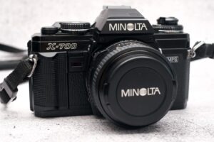 Alternative view of Minolta X-700 black mit Objektiv MD 50 mm / 1.7 und Winder
