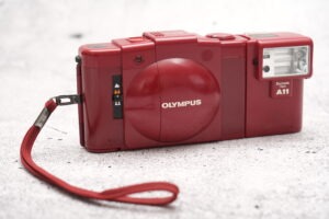 Olympus XA2 | Rot | Mit Blitz A11 | der Point & Shoot Klassiker mit 3,5 / 35mm