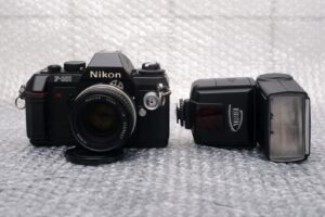 Nikon F-301 | mit 1.8 / 50mm + Blitz | Top Zustand | die Kleine motorische von Nikon