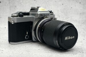 Nikon FE chrome | mit Nikon Zoom 35-105mm | Gepflegter Zustand