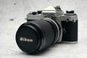 Nikon FE chrome | mit Nikon Zoom 35-105mm | Gepflegter Zustand