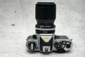 Nikon FE chrome | mit Nikon Zoom 35-105mm | Gepflegter Zustand