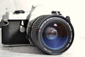 Pentax ME-super mit Objektiv 28-85 (Tokina AT-X) mm | kompakte analoge SLR