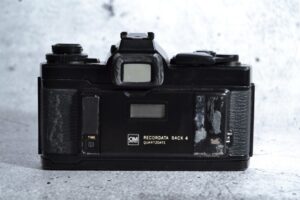 Olympus OM-4 Ti | black | mit Zuiko 1,8 / 50 mm