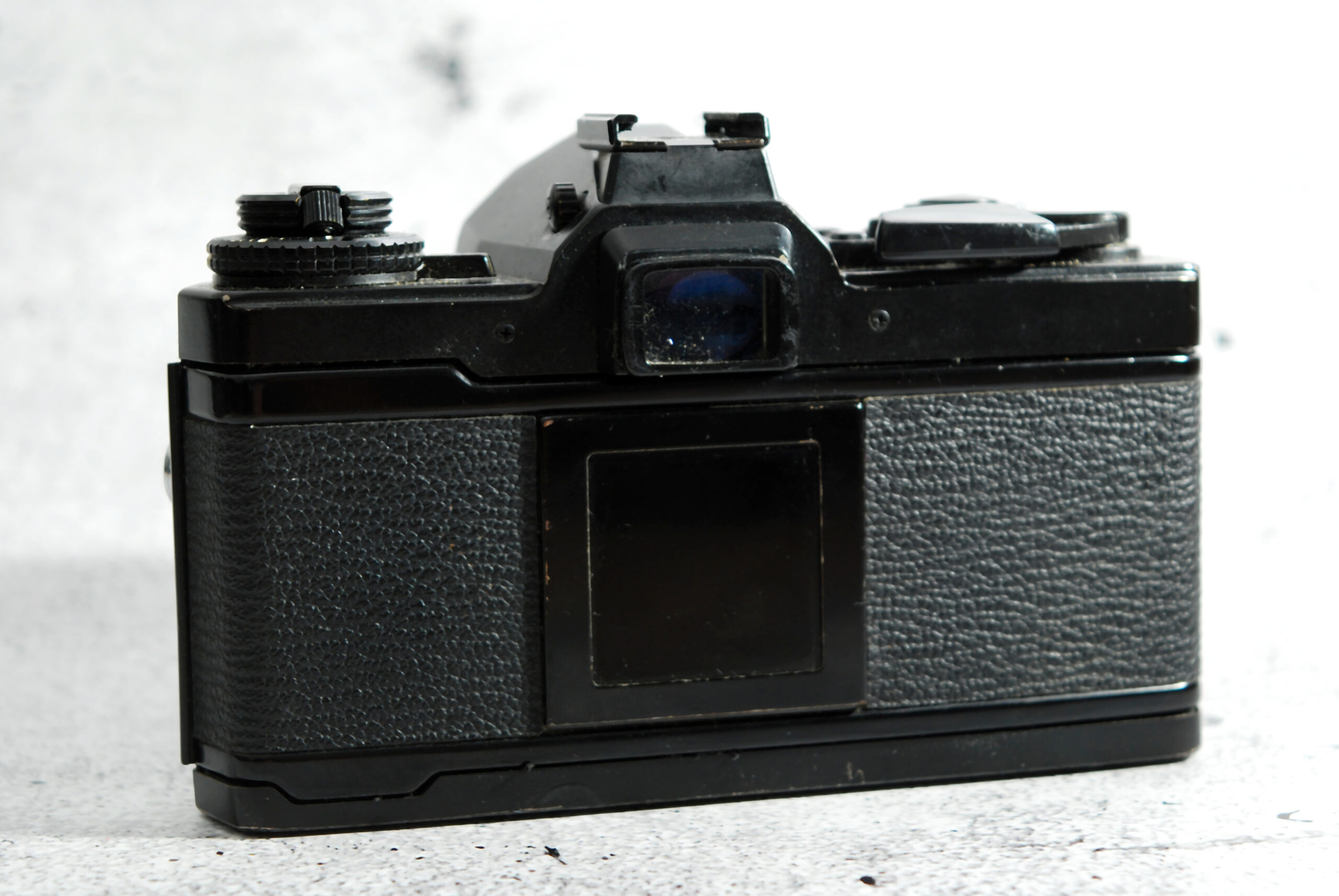 Olympus OM-4 Ti | black | mit Zuiko 1,8 / 50 mm