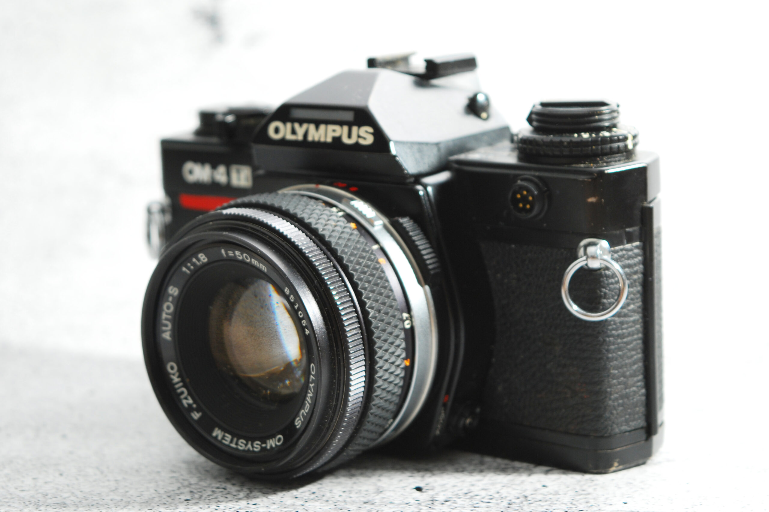 Olympus OM-4 Ti | black | mit Zuiko 1,8 / 50 mm – Bild 2