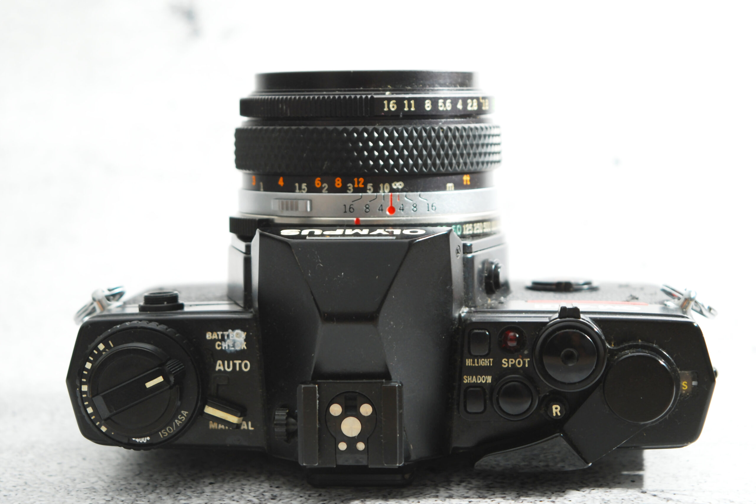 Olympus OM-4 Ti | black | mit Zuiko 1,8 / 50 mm – Bild 4