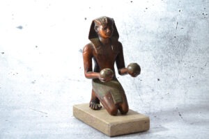 Bronze Statuette des opfernden Pharao Thutmosis