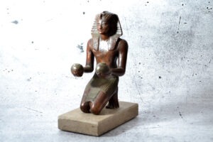Bronze Statuette des opfernden Pharao Thutmosis