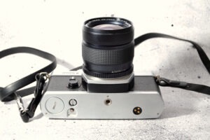 Yashica FR II (2) mit Yashinon Zoom 42-75 mm | schöner Zustand