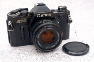 Canon AE-1 black mit Canon FD 50mm / 1.8 | toller Zustand