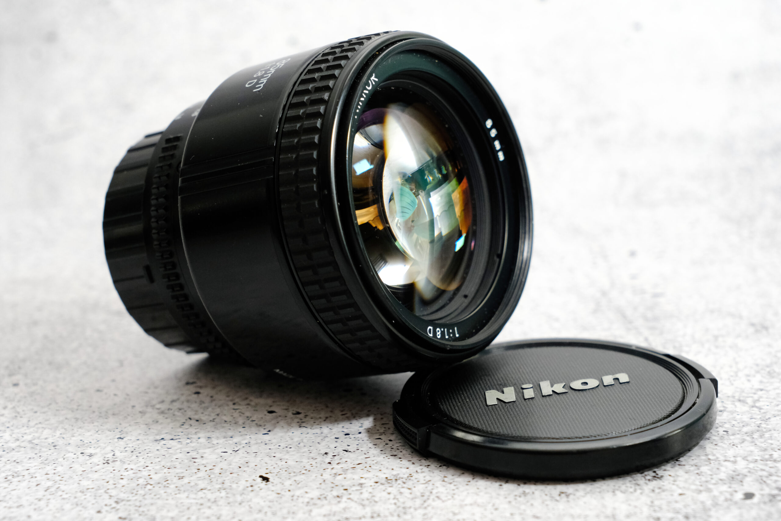 Nikon Nikkor 85 mm / 1.8 AF (D) | lichtstarkes Portraitobjektiv
