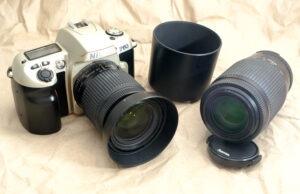 Nikon F-60 Set mit Nikkor 28-80 mm und 75-240mm | analoge AF-Kamera