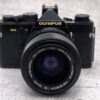 Olympus OM-2 | schwarz | mit Zuiko Zoom 35-70 mm
