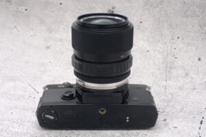 Olympus OM-2 | schwarz | mit Zuiko Zoom 35-70 mm