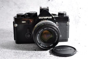 Olympus OM-2n | black | mit Zuiko 1.8 / 50 mm