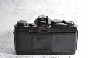 Olympus OM-2n | black | mit Zuiko 1.8 / 50 mm