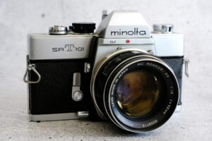 Minolta SRT 101 inkl Objektiv Rokkor MC 1.4 / 58 mm | original Tasche