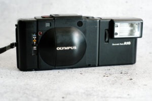 Olympus XA mit 2.8 / 35 mm | Mit Blitz A16 | Top Zustand