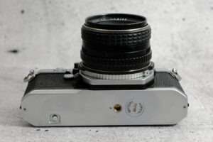 Pentax K2 (silber) | mit Objektiv 55mm / 1.8 | Legendäre analoge SLR