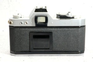 Pentax K2 (silber) | mit Objektiv 55mm / 1.8 | Legendäre analoge SLR